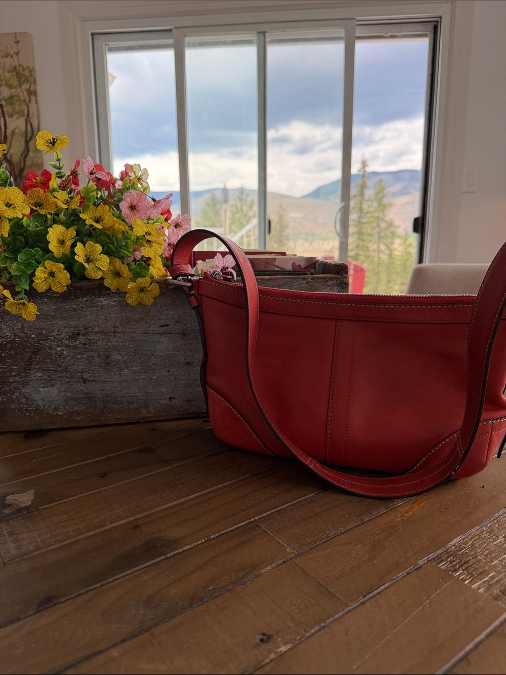 Coach Vintage Soho Coral Red, classic leather shoulder bag.